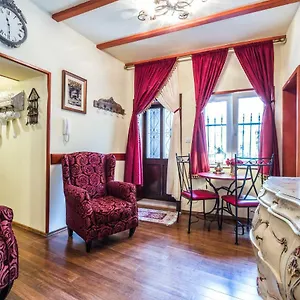  Apartment Emperor's